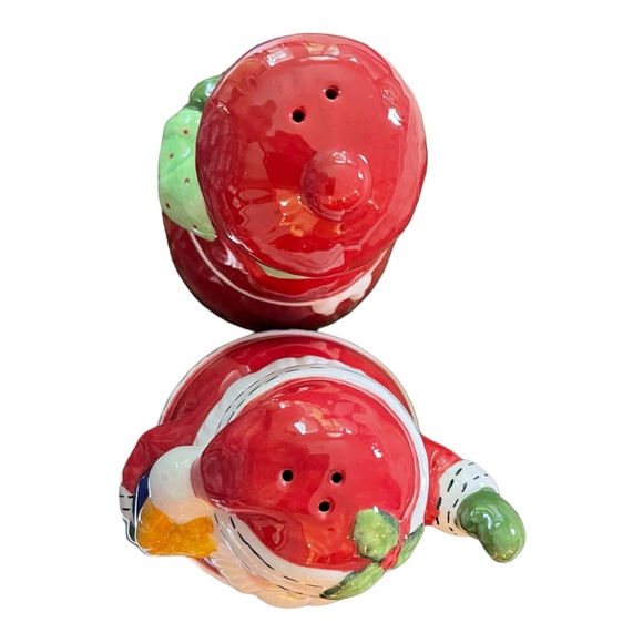 Delton Products Santa & Mrs Claus Adorable Hand Painted Salt & Pepper Shakers - Picture 4 of 15